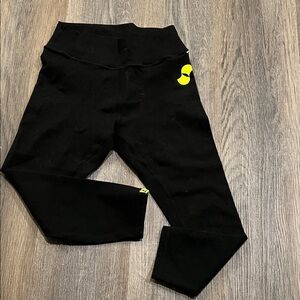(21) Supernatural athletic leggings